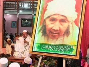 Mbah Kiai Malik Purwokerto dan Kisah Air Putih yang Wangi