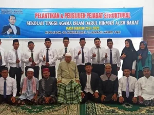Ketua STAI Darul Hikmah Aceh Lantik 11 Pejabat Baru
