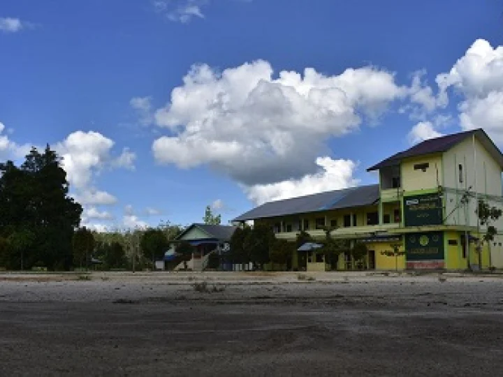 Pesantren Modern Al-Iman Tebelian Sintang