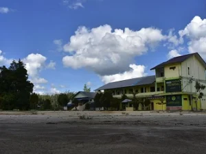 Pesantren Modern Al-Iman Tebelian Sintang