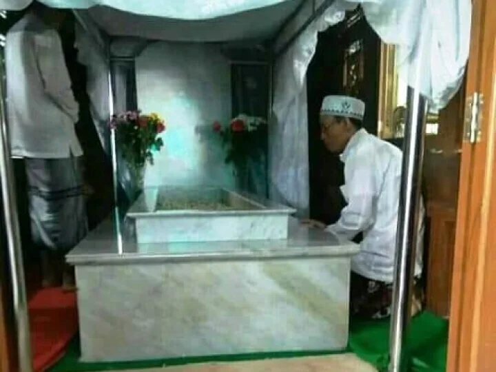 Kisah Orang Shaleh Bermimpi Maqam Kewalian Habib Toha Ciledug