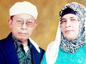 Biografi Ajengan KH. Saefuddin Zuhri Haurkuning