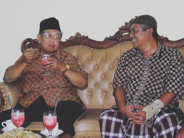 Politik Santun Ala Gus Dur dan Pak Bik