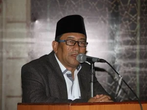 Wakaf Uang di Persimpangan Jalan, Benarkah?