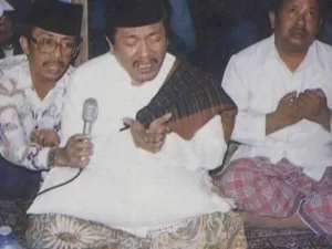 Kisah Gus Miek yang Sering Pinjam Uang