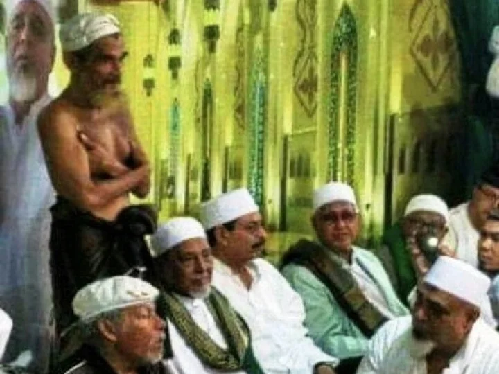 Tukang Becak Ini Menangis Saksikan Karomah Wali Jadzab Habib Bakar