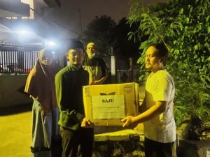 Ponpes Al-Ittihad Cianjur Salurkan Bantuan untuk Korban Banjir di Karawang