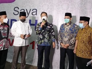 Tinjau Vaksinasi di MUI, Menkes Minta Masyarakat Sabar Tunggu Vaksin Covid-19