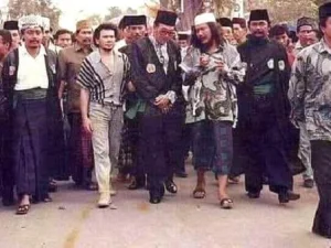 Meneladani Sikap Kesatria Gus Maksum Jauhari
