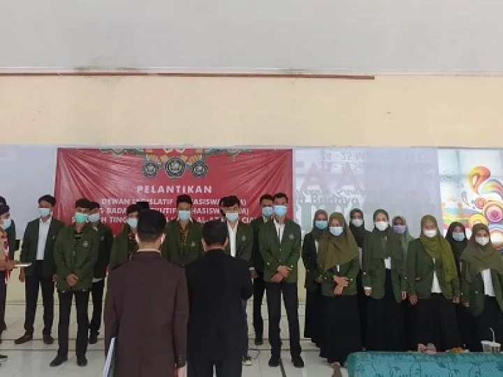 Pelantikan BEM dan DLM STAI Al-Azhary Cianjur Usung Gerakan Mahasiswa Produktif