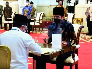 Usai Berzakat, Presiden Jokowi Luncurkan Gerakan Cinta Zakat
