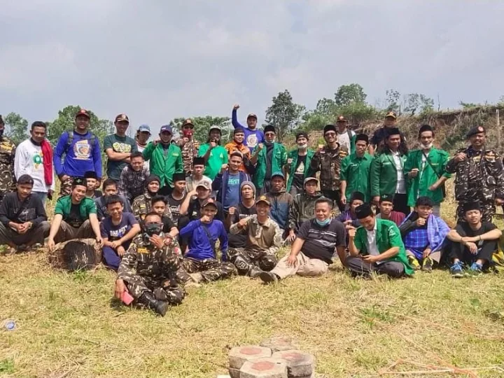 Harlah Ke-87, GP Ansor Cianjur Gotong Royong Buka Lahan Pertanian