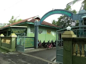 Pesantren Darul 'Ulum Kemranjen Banyumas