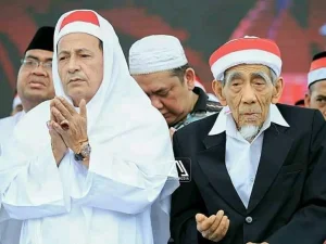 Abah Habib Luthfi dan Mbah Maimun Tentang Cirebon
