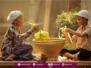 Tentang Tradisi Lebaran Ketupat