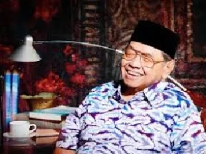 Cahayanya Mendahului Kata-Katanya
