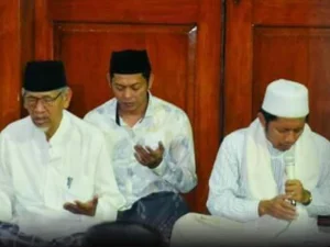 Khodim Kiai yang Sedikit Mendapatkan Keberkahan