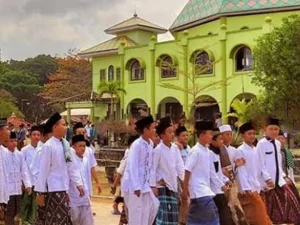 Pondok Versus Universitas