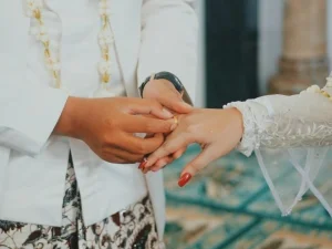 Menikah Karena Cinta Semata itu Salah, Menikah Tanpa Cinta itu Mudah