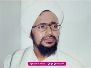 Kisah di Balik Kacamata Habib Umar bin Muhammad bin Salim bin Hafidz