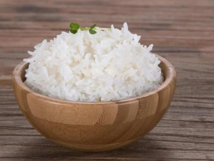 Disunnahkan Membaca Shalawat Ketika Hendak Makan Nasi