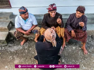 Gus Baha dan Seni Bercanda Para Kyai tentang Rokok 