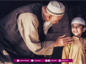 Tuntunan Nabi Muhammad SAW dalam Memperlakukan Anak Yatim