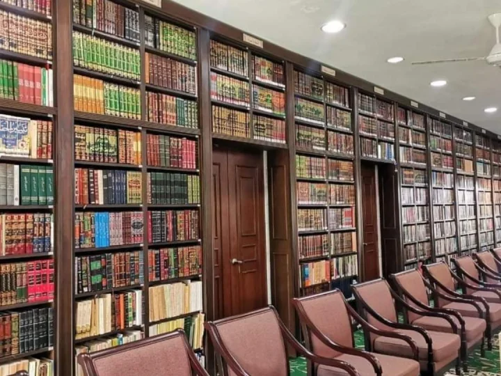 Adab Menyusun Kitab dan Buku Agama