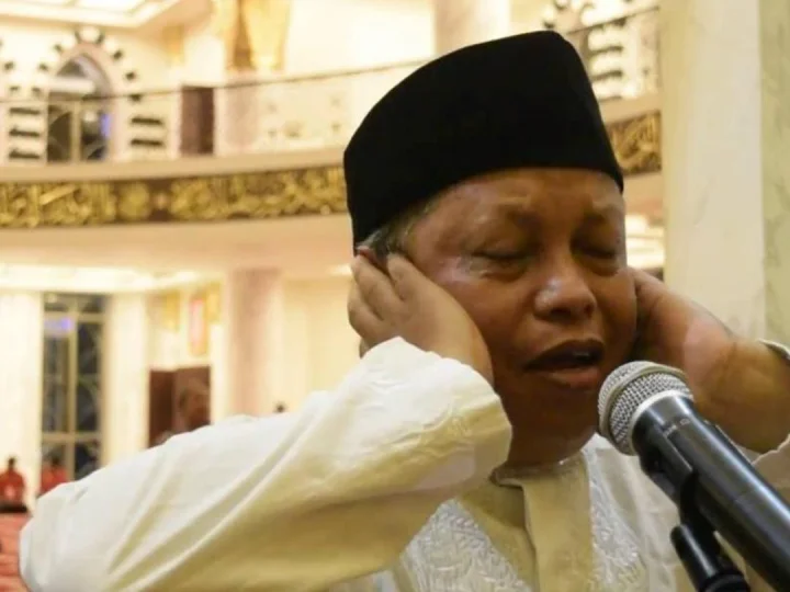 Fadhilah Menjawab Adzan