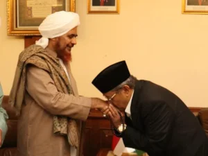 Kemesraan Habib Umar bin Hafidz dengan Kiai Said saat Kunjungan ke PBNU