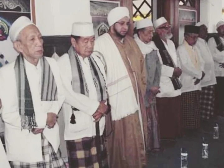 Kisah Pertemuan KH Abdullah Faqih Langitan dengan Rasulullah SAW