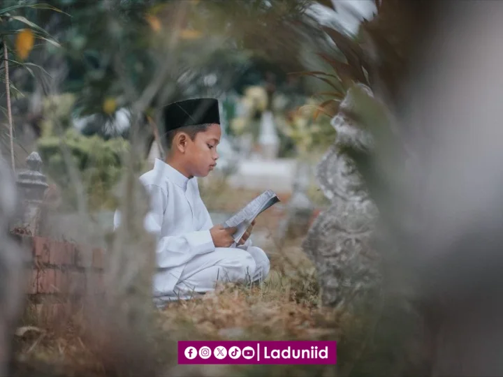 Shalawat Peringan Siksa Kubur untuk Orang Tercinta