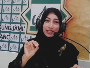 Menjadi Ibu Rumah Tangga atau Berkarir? Berikut Penjelasan Nyai Hj. Luluk Farida