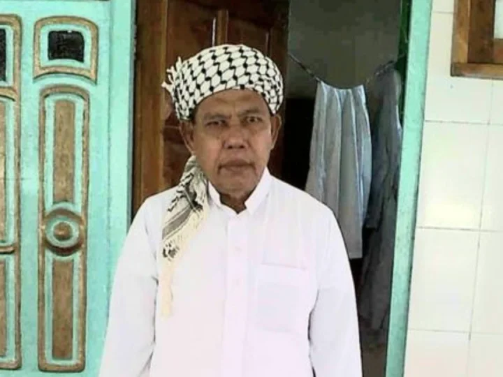 Meneladani Kesederhanaan KH. Ghazali Ahmadi