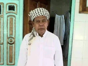 Meneladani Kesederhanaan KH. Ghazali Ahmadi