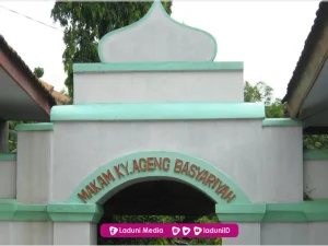 Ziarah di Makam Kyai Ageng Basyariyah, Leluhur Gus Dur dari Jalur Nyai Nafiqoh