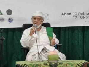KH. Chalwani Nawawi Ingatkan Pentingnya Mutholaah dalam Peringatan HSN 2021 PCNU Purworejo