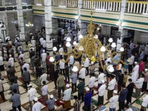 Wajibkah Syahadat Di Dalam Khutbah Jumat? Berikut Penjelasannya