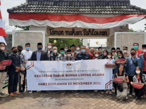 Peringati Hari Pahlawan, FKUB Cianjur Gelar Tabur Bunga Lintas Agama