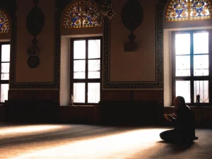 Memahami Perbedaan Pendapat mengenai Pelaku Dosa Besar Antara Khawarij, Murji'ah, dan Syiah
