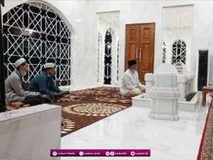 Ziarah Makam KH. Noer Muhammad Iskandar S.Q., Pendiri Pesantren Asshiddiqiyah