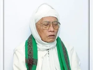 KH. Hasan Abdillah Ahmad: Pentingnya Perkuat Syariat Dahulu, Baru Thariqah