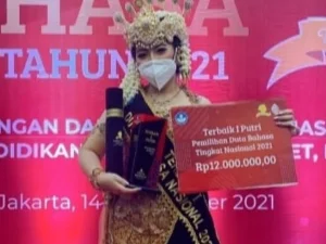 Kisah Florie Aurantia Hendrian, Pemenang Duta Bahasa Tingkat Nasional
