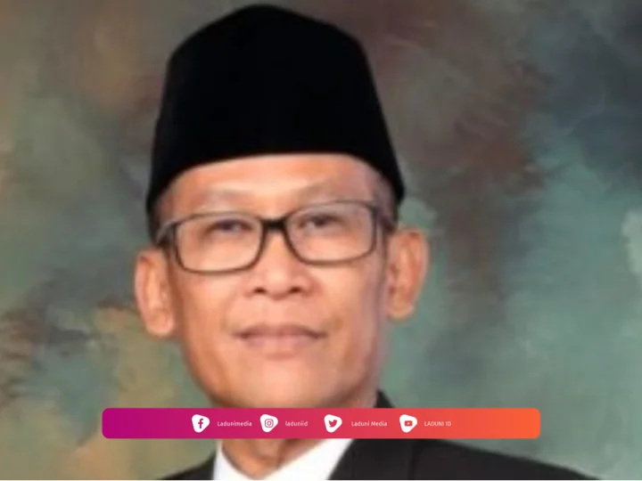 Biografi Prof. Dr. H Mukri, M.A.g