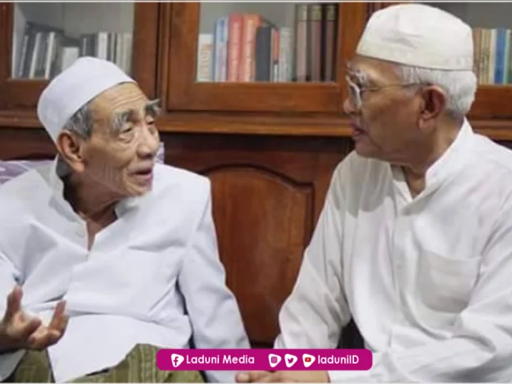 Tiga Rahasia Mbah Moen Mendidik Anak dan Santri