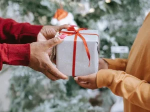 Keutamaan Memberi Hadiah Pada Ulama