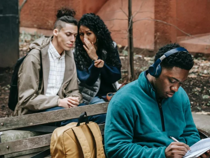 Cara Menghindar dan Bertaubat dari Perbuatan Ghibah