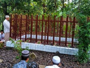 Ziarah Makam KH. Abdullah Hadziq, Pengasuh Pondok Pesantren Balekambang Jepara