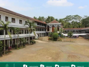 Pesantren API Putri Tegalrejo Magelang