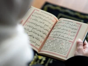 Tiga Golongan Pembaca Al Qur'an
